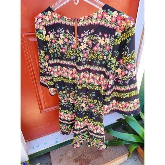 Host pick BB Dakota New Floral Drawstring Pockets  Bell Sleeves Shorts Jumper‎ - Picture 3 of 11